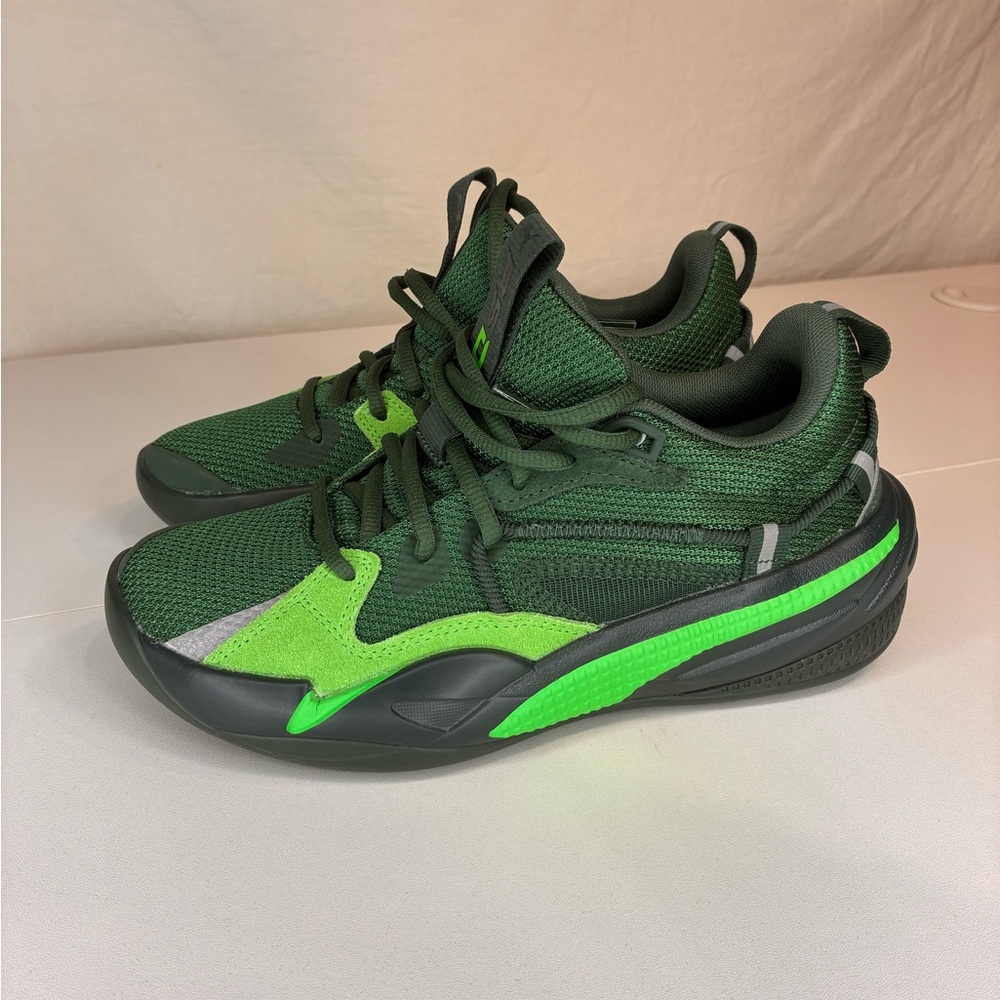 Puma boys Dreamer basketball Sneakers in Green and Black